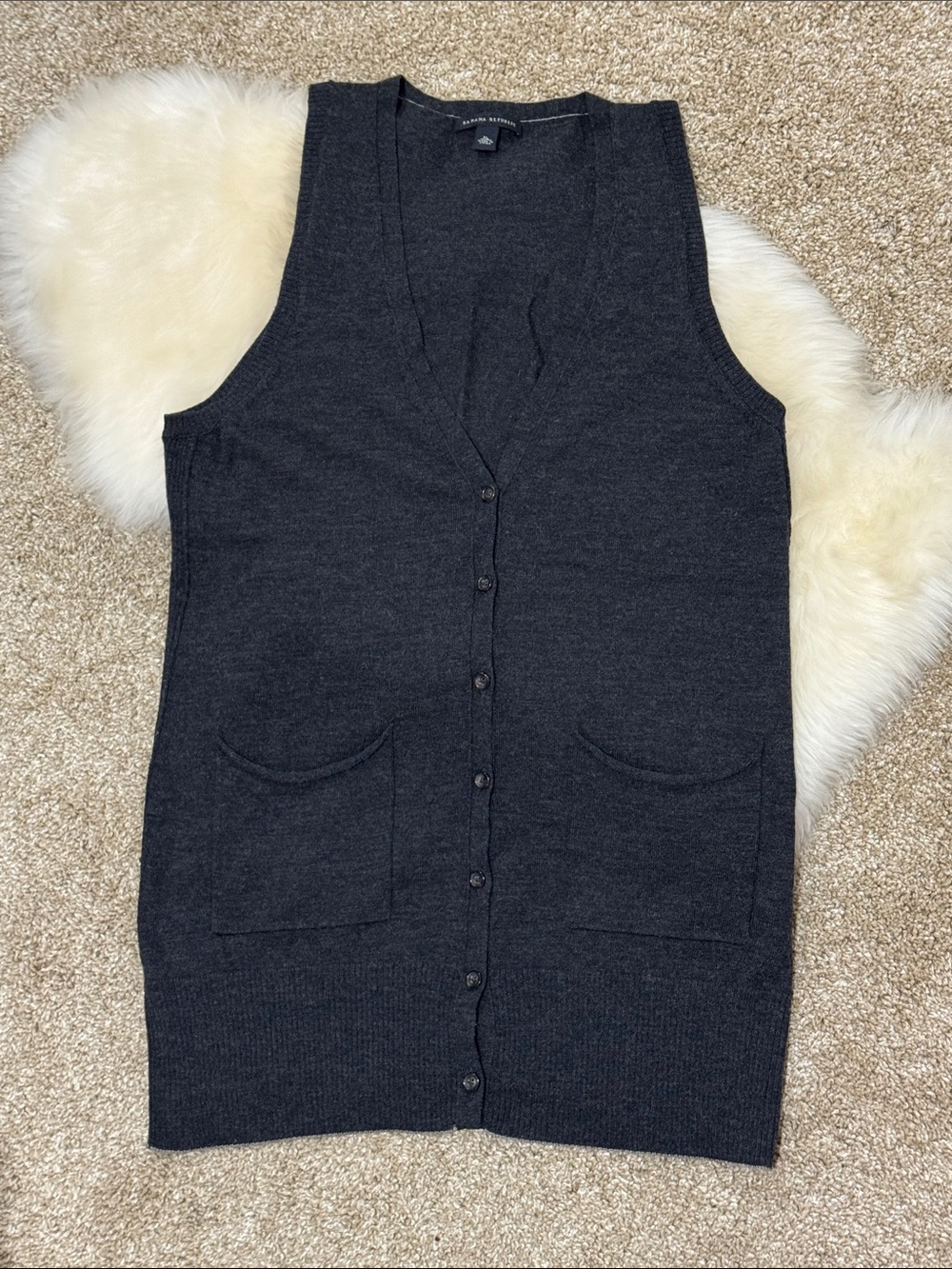 Banana Republic Women’s 100% Wool Gray Sleeveless Button-Front Long Knit Vest